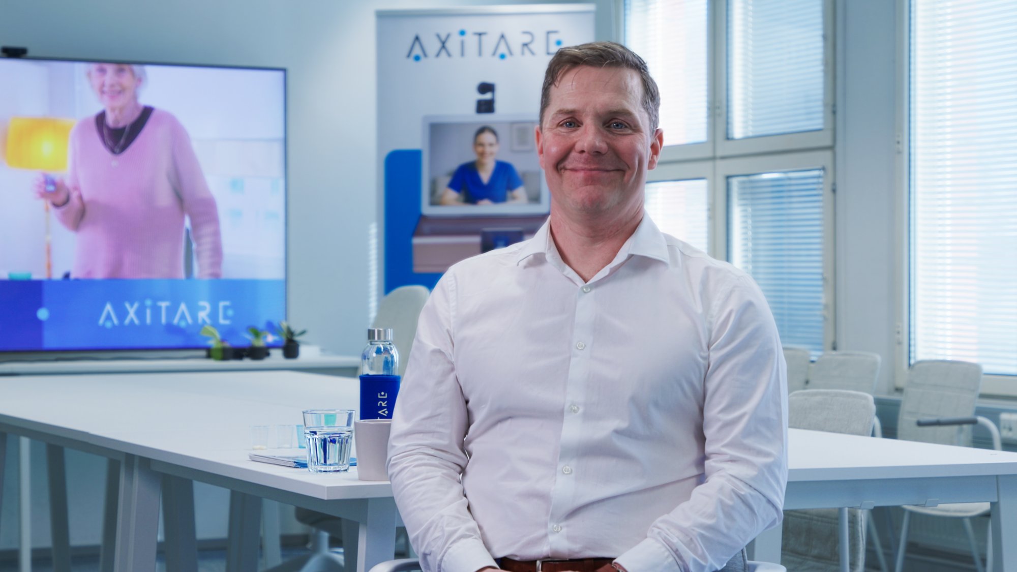 Lasse-Rousi_Kuvaaja-koju(3)